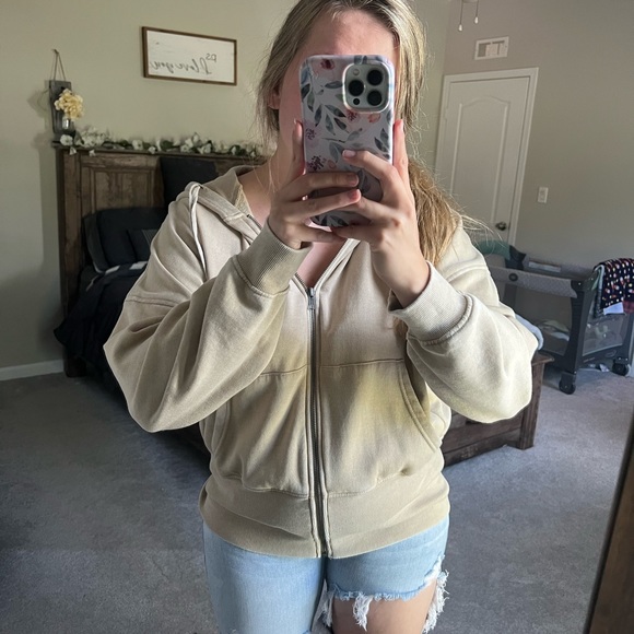 beige zip up jacket - Picture 4 of 5